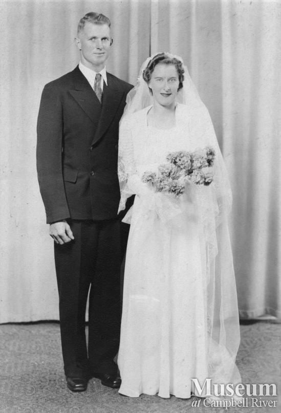 Harold Bendickson and Edith Hansen's wedding portrait